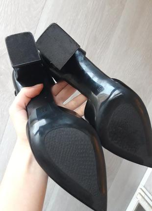 Шикарные туфли на устойчивом каблуке, удобные5 фото