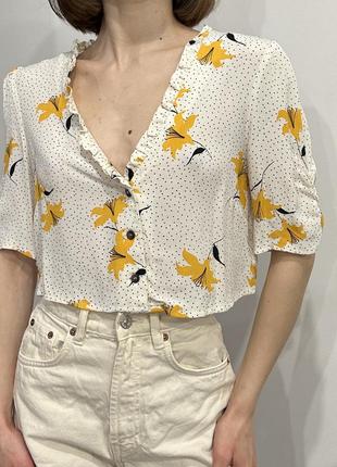 Новая urban outfitters вискозная блуза с вырезом топ цветочный принт1 фото