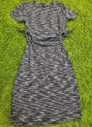 Платье h&amp;m, размер xs, состояние новой