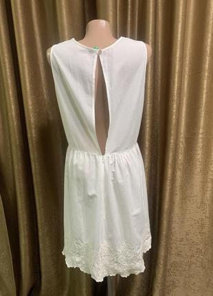 Пляжна біла туніка-плаття benetton прошва мереживо з відкритою спиною розмір s/m3 фото
