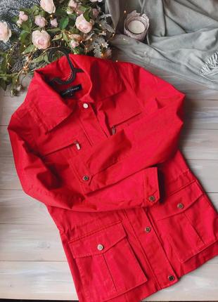 Красная женская куртка1 фото