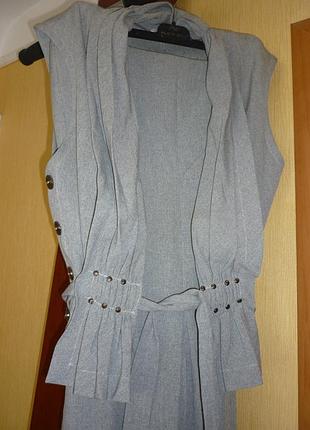 Костю светло серый: юбка и жилет