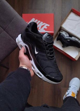 Nike tn black