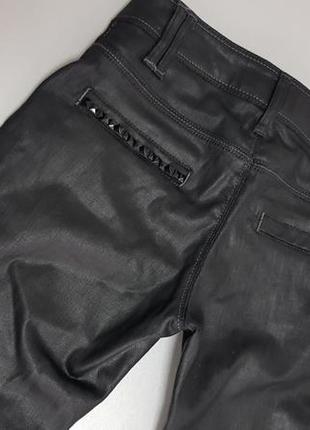 Чорні джинси guess з ефектом шкіри2 фото