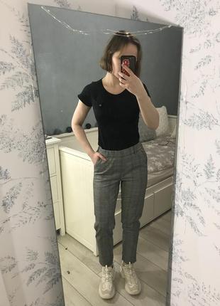 Брюки жіночі сірі у клітинку на резинці xs-s