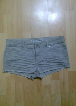 Фирменные джинсовые шорты