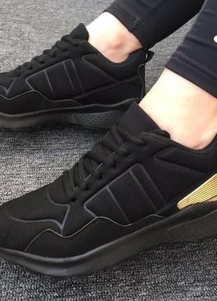 Кросівки дуже легенькі, стильні та зручні.золотиская вставка!фото реал ,36 розмір !