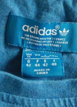 Красивая летняя яркая футболка с надписьями adidas univ tee4 фото