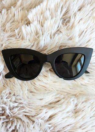 Скидка!новые,стильные,модные,тренд,солнцезащитные очки,ретро,черные лисички матовые2 фото