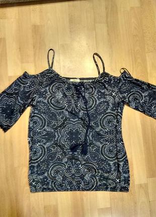 Фірмова футболка