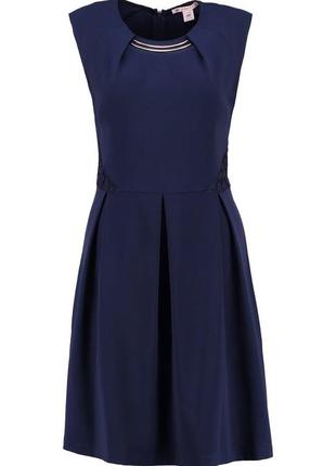 Шикарное платье синего цвета anna field