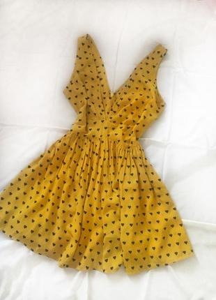 Asos желтое платье с чёрными сердечками, принт, мини