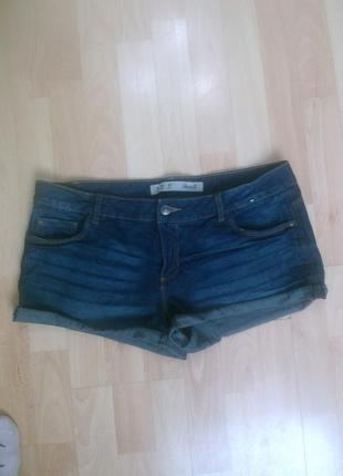 Фирменные шорты