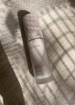Тональный крем от gucci introducing fluide de beauté fini naturel