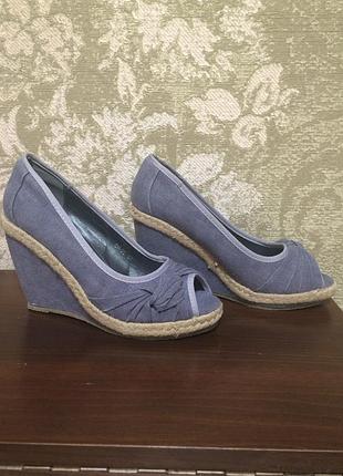 Новые туфельки с открытым носком