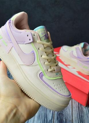 Стильные кроссовки найк nike женские бежевые с сиреневым деми, демисезонные осенние, весенние, летние (на осень,весная,лето 2023-2024)
