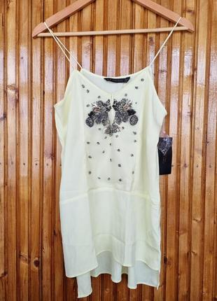 Майка zara на тонких бретельках с вышивкой бисером, пайетками и камушками.