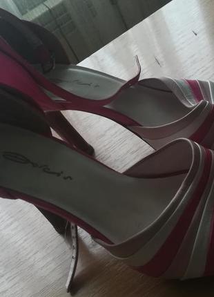 Босоніжки (босоніжки) qo'cis. розмір - 36 (23 см)