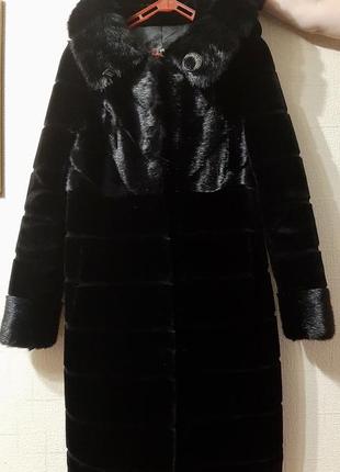 Шуба еко хутро чорного кольору