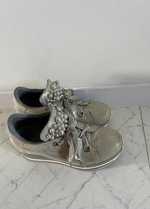 Продам кожаные красовки alpina