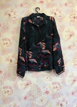 Блуза в квітках