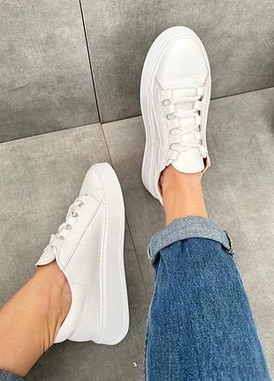 Белые крутые кеды из натуральной кожи