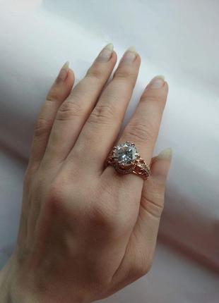 Золотое кольцо с бриллиантом большим камнем для театра театральное2 фото