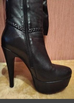 Ботфорты кожаные на шпильке