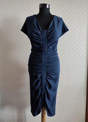 Трикотажне, ошатне плаття на фігурі