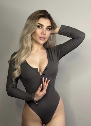 Темно-серое боди на застежках - от pretty little thing 💞 ⠀