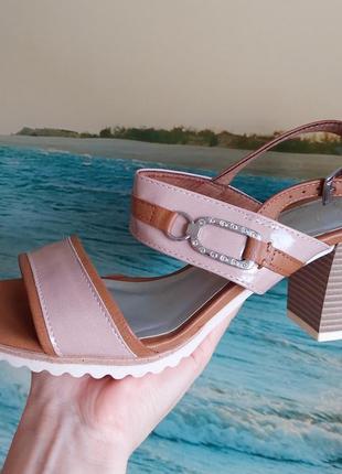 Очень красивые босоножки marco tozzi,39р