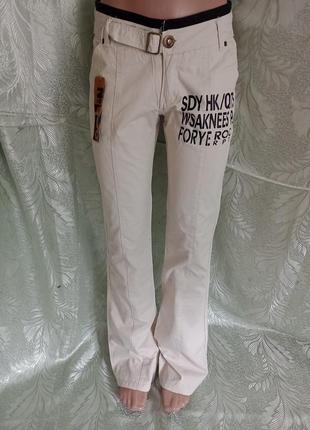 Легкі-тонкі штани-кльош із написом бежево-чорні
