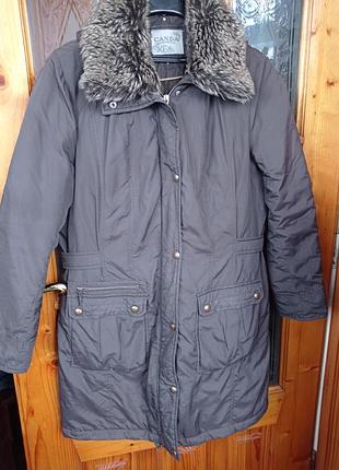 Плащ легенький.