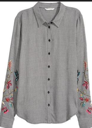 Рубашка h&amp;m черно-белая вышивка. стильная рубашка с вышивкой