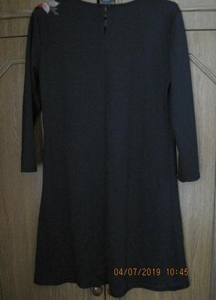 Черное свободного кроя платье с вышивкой2 фото