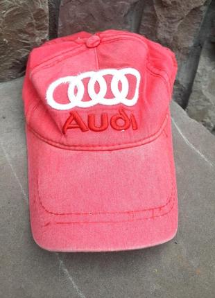 Мужская бейсболка audi.