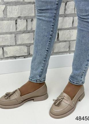 Трендовые натуральные кожаные лоферы с кисточками, замшевые женские туфли с кисточками3 фото