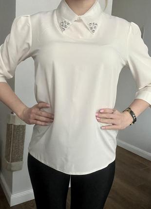 Блуза, рубашка молочного цвета со стразами2 фото