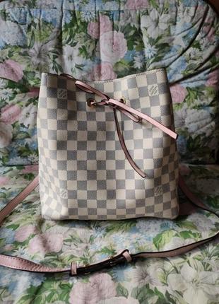 Женская сумка louis vuitton.