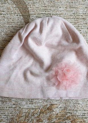 Брендова рожева шапка, шапочка з фатіновим бантом, на зріст 68 см. брендовая розовая шапочка с фатиновым цветком