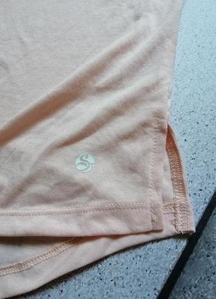 Персиковая спортивная футболка длинная4 фото