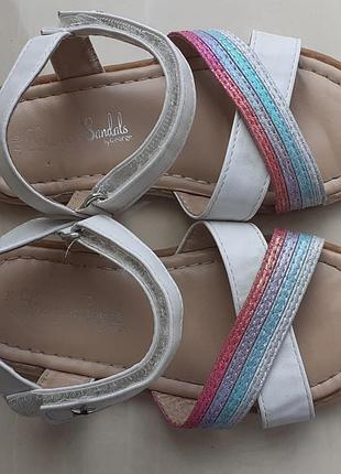 Босоножки для девочки фирмы george. размер 27