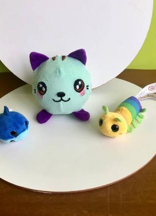 М'які плюшеві іграшки  surprizamals: акульонок, восьминіг та котик