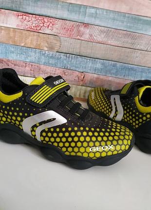 Нові літні кросівки geox munfrey