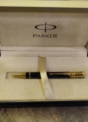 Кулькова ручка parker duofold black with gold-plated trim, ballpoint pen (s0690500)3 фото