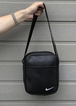 Классическая черная мужская сумочка через плечо nike5 фото