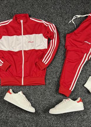 Красный, качественный, весенний спортивный костюм adidas