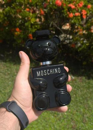 Парфюмированная вода moschino toy boy 50 100 ml мл мужская древесная пряная амбровая сладкая фужерная цветочная цитрусовая мускусная духи для мужчин2 фото