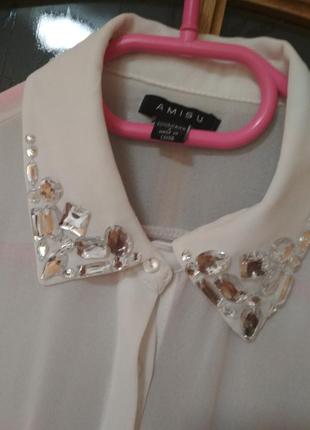 Нарядная блуза топ с камешками на воротнике от amisu, p. s2 фото