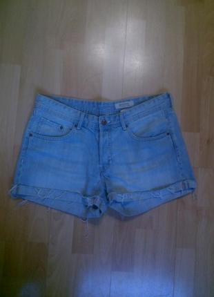 Фірмові шорти